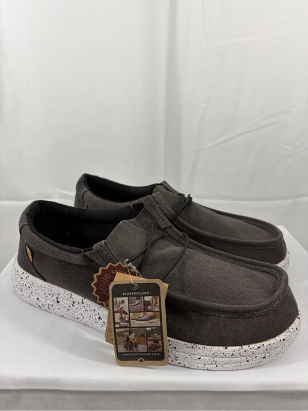 NWT Lamo Men's Size 10 Slip-On Canvas Shoes in Charcoal with Speckled Sole
